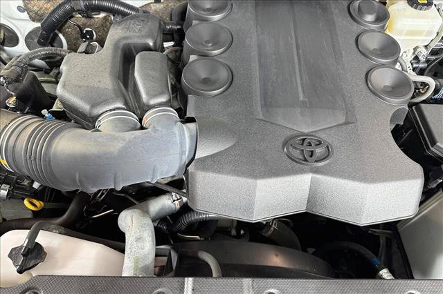 Used 2020 Toyota 4Runner Nightshade AWD/4WD image 30