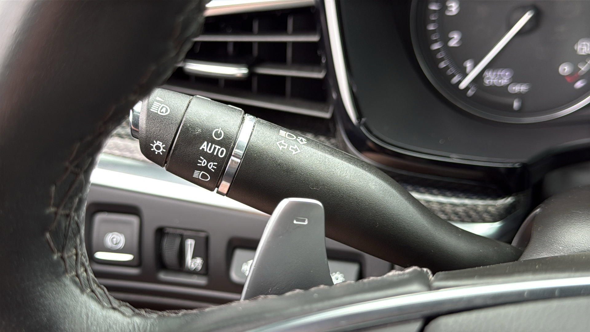 Certified 2024 Cadillac XT5 Sportv w/ Technology Package image 15