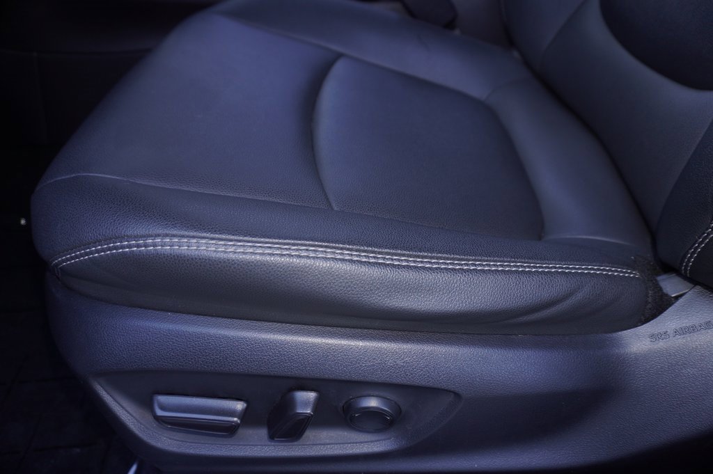 Certified 2022 Toyota Corolla Cross XLE image 12