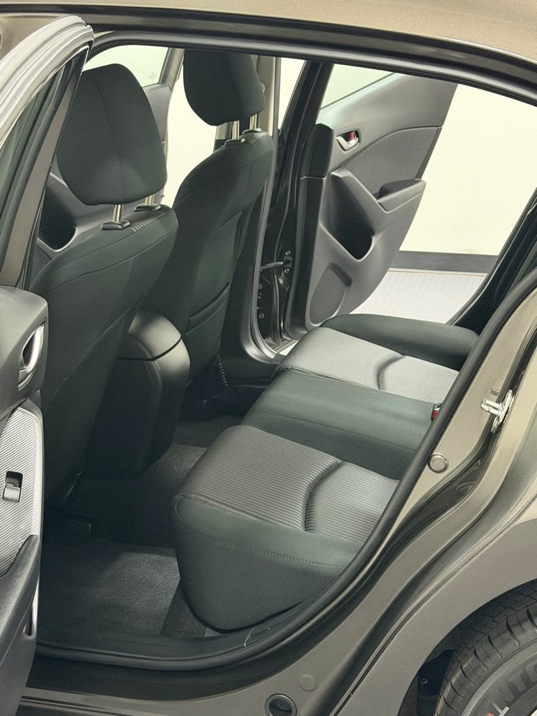 Used 2014 MAZDA MAZDA3 i Touring FWD image 9