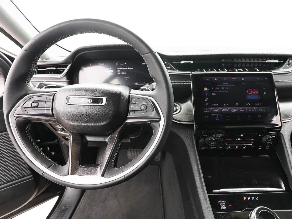 Used 2023 Jeep Grand Cherokee Limited w/ Black Appearance Package AWD/4WD image 13