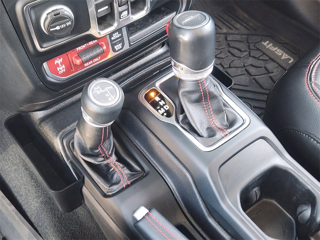 Used 2022 Jeep Gladiator Rubicon w/ Cold Weather Group image 16