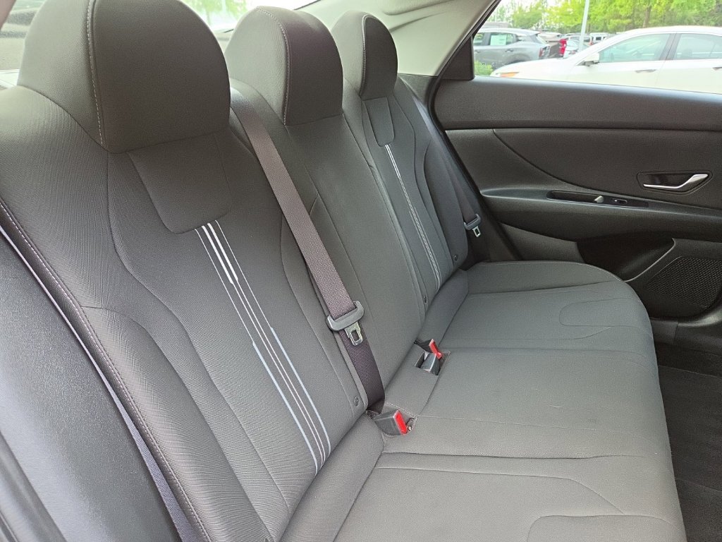 Used 2021 Hyundai Elantra SEL FWD image 35