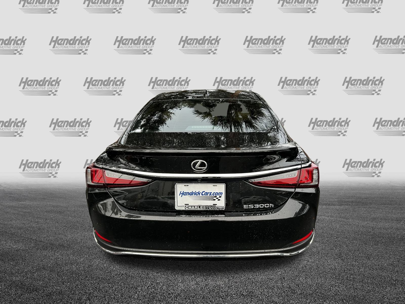 Used 2024 Lexus ES 300h Ultra Luxury image 8