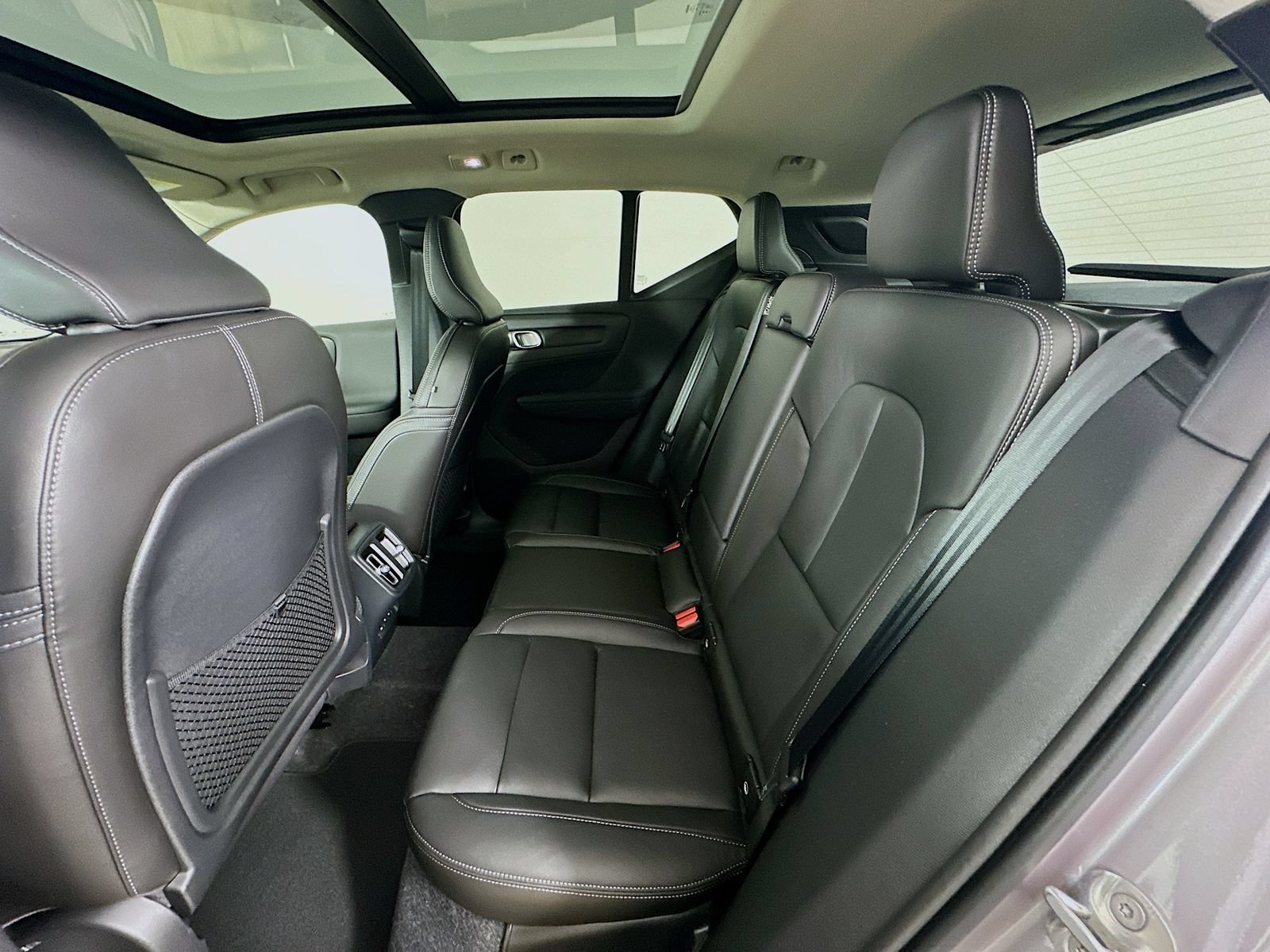 New 2026 Volvo XC40 B5 Core w/ Protection Package Premier AWD/4WD image 36
