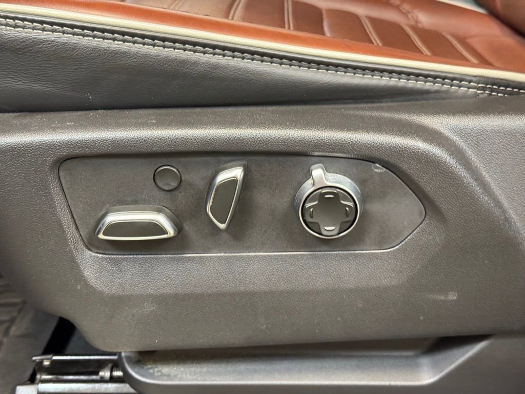 Used 2024 GMC Sierra 2500 Denali Ultimate AWD/4WD image 12