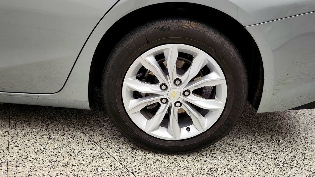 Used 2023 Chevrolet Malibu LT FWD image 9