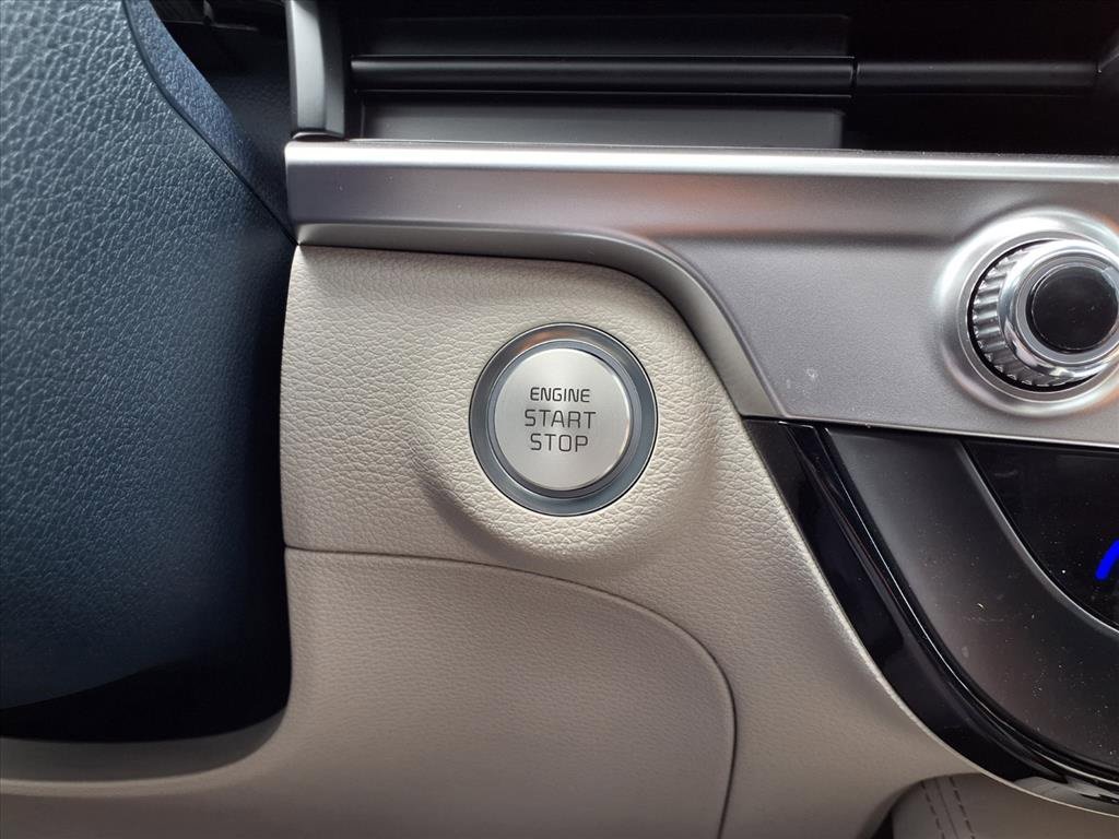 Used 2025 Kia Telluride EX w/ EX Captain's Chair Package image 13