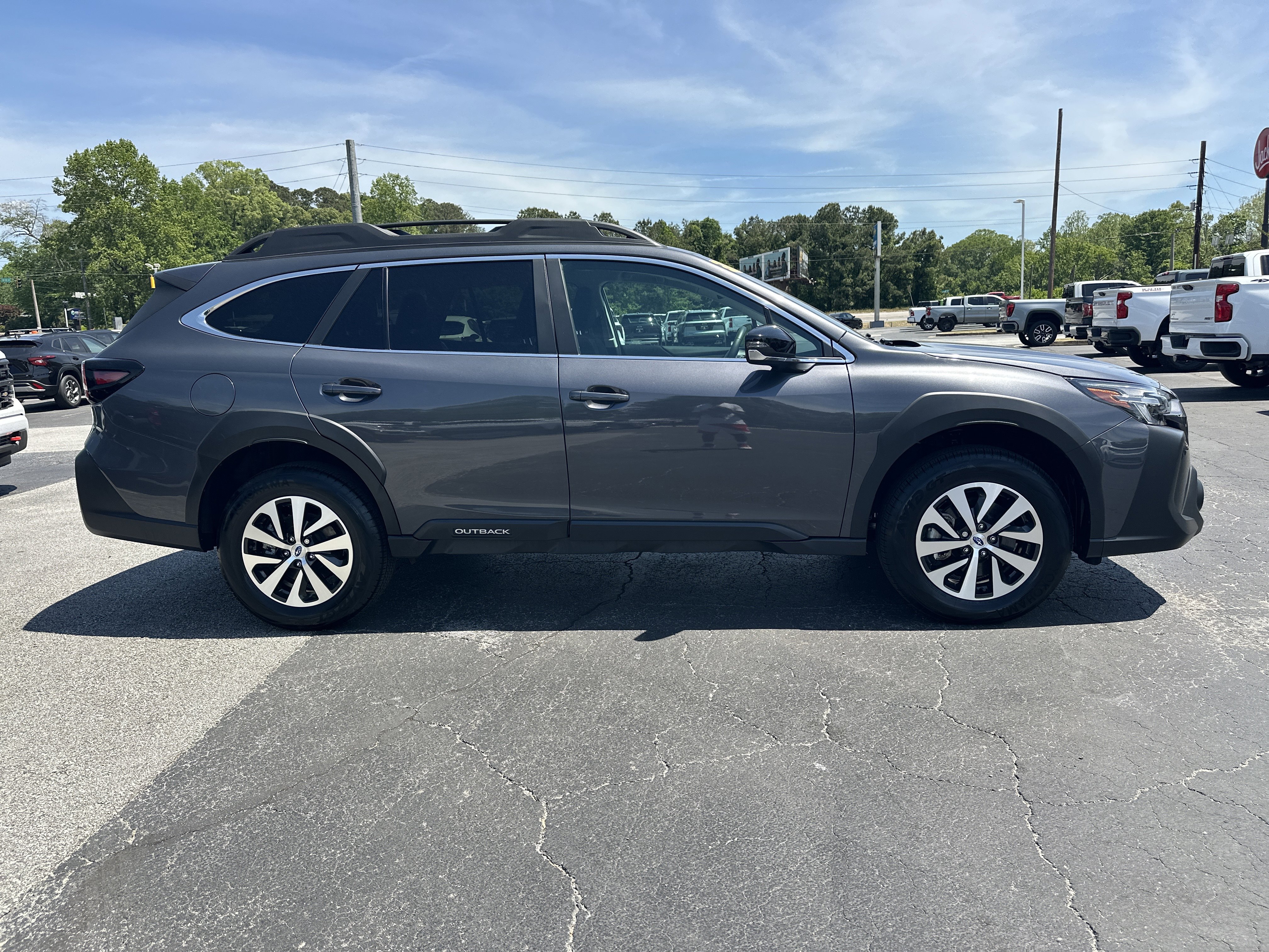 Used 2025 Subaru Outback Premium w/ Popular Package #1 AWD/4WD image 9