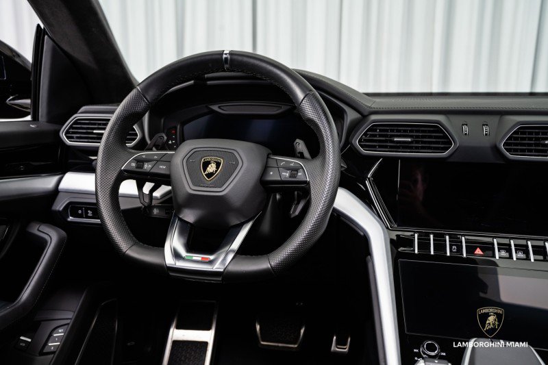 Used 2021 Lamborghini Urus image 39