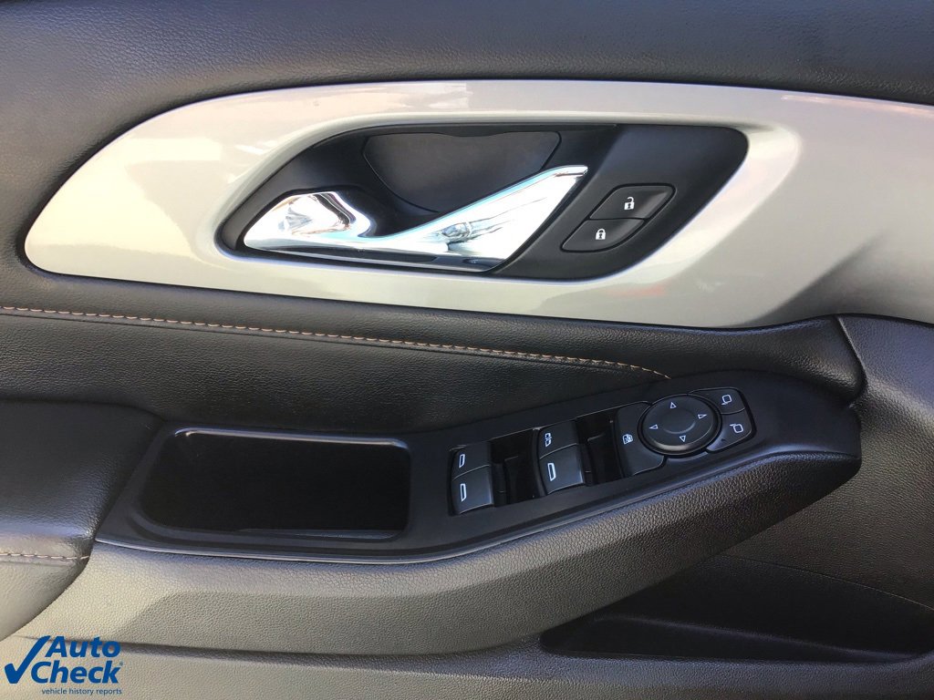 Used 2021 Chevrolet Traverse LT image 31