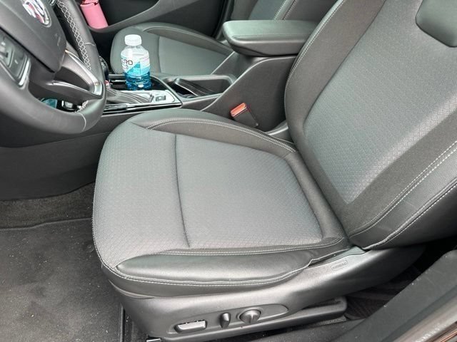 Certified 2022 Buick Encore GX Select w/ Advanced Technology Package FWD image 31