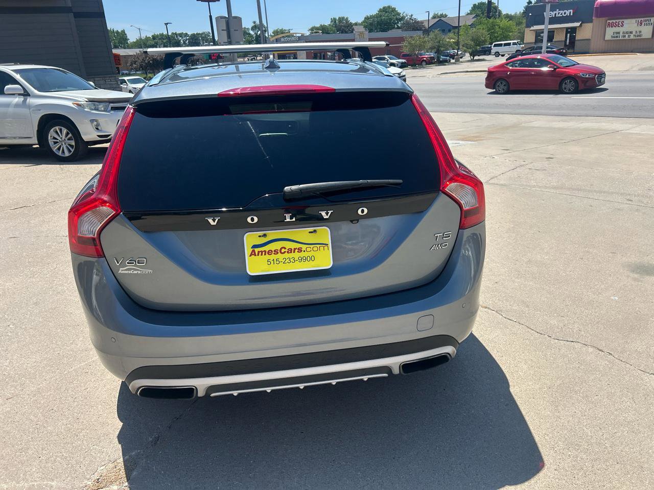 Used 2017 Volvo V60 T5 Cross Country w/ Convenience Package AWD/4WD image 4