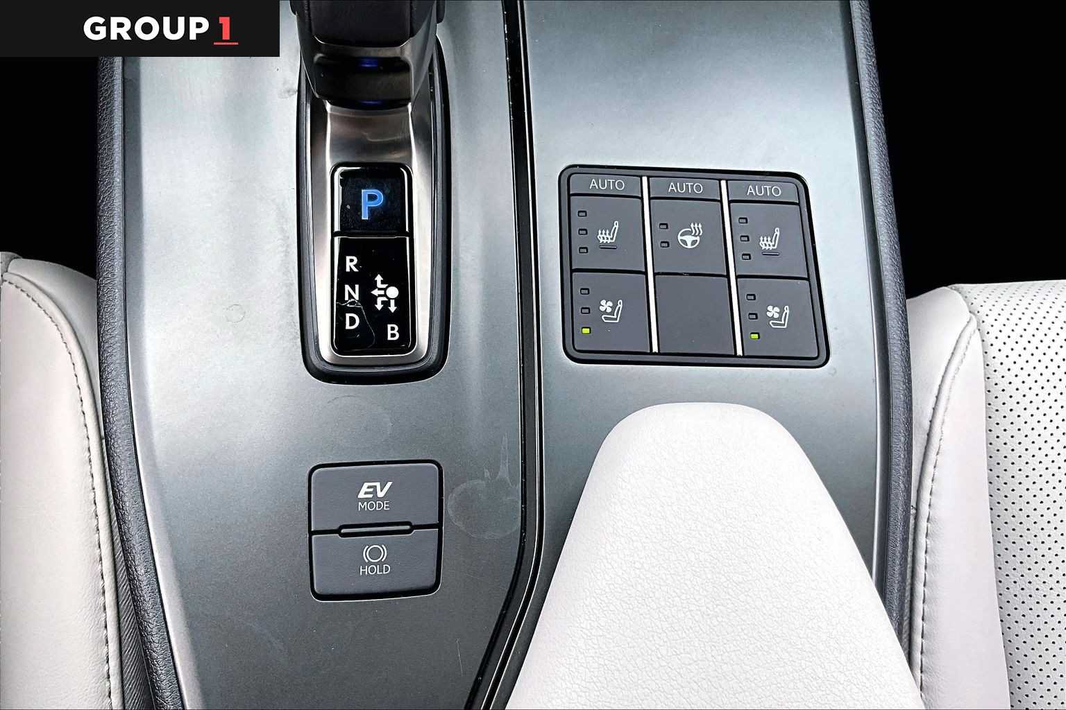 Certified 2026 Lexus UX 300h FWD w/ Cold Area Package image 32