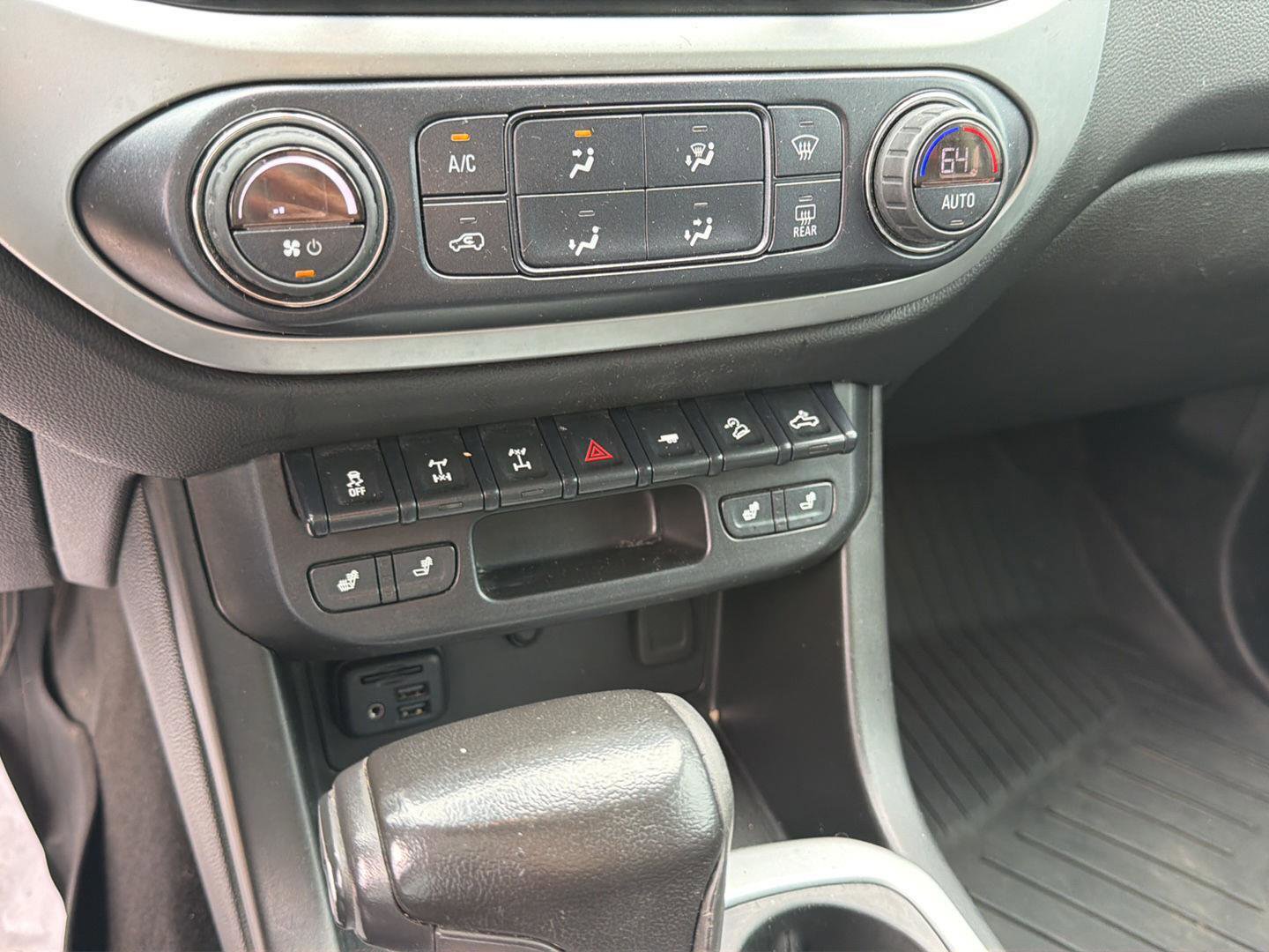 Used 2020 Chevrolet Colorado ZR2 w/ LPO, Premium Interior Package AWD/4WD image 21