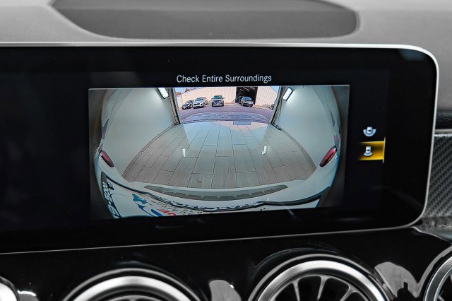 Used 2021 Mercedes-Benz GLB 35 AMG 4MATIC image 19