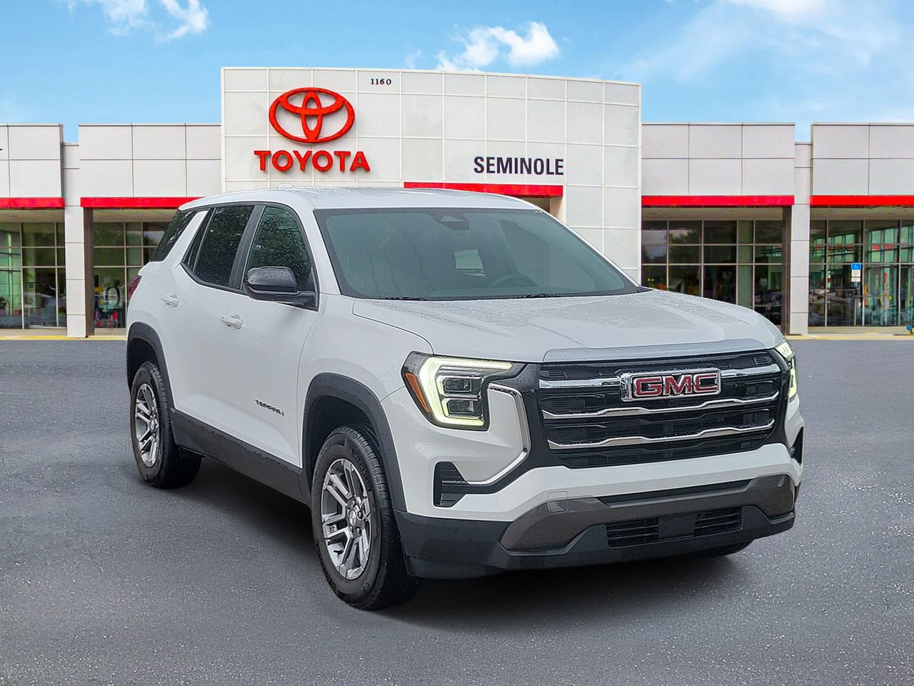 Used 2026 GMC Terrain Elevation FWD image 2