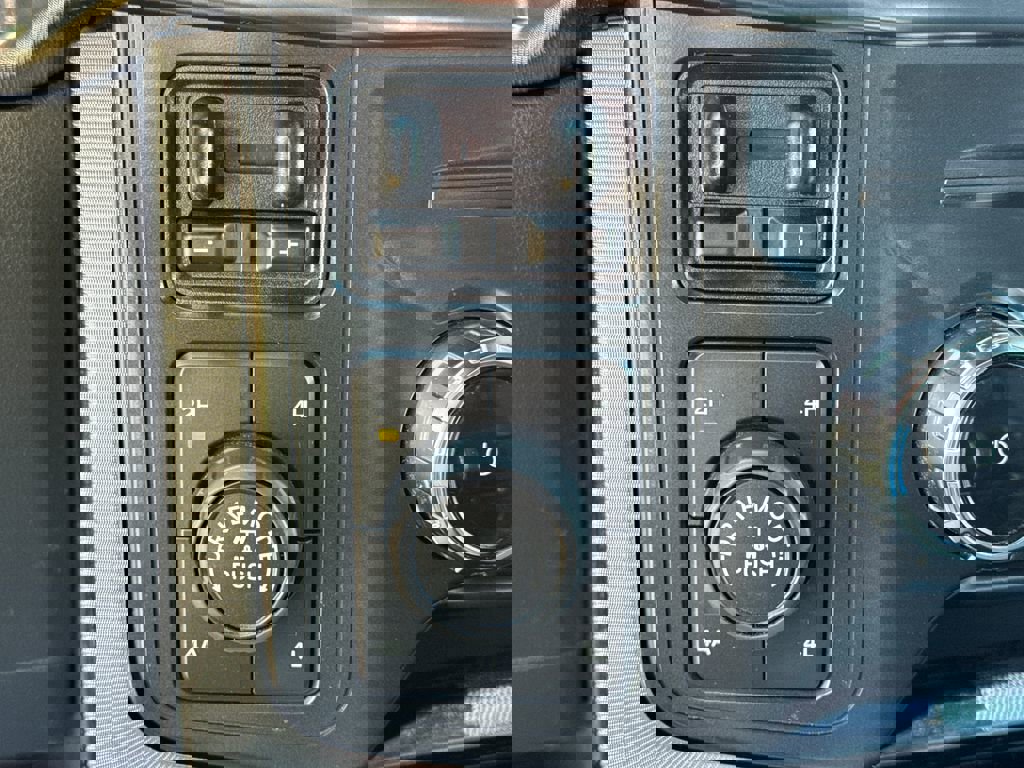 Used 2022 Ford F150 Platinum AWD/4WD image 34