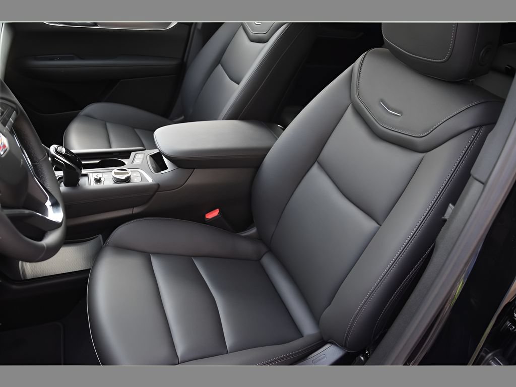 New 2025 Cadillac XT6 Luxury FWD image 12