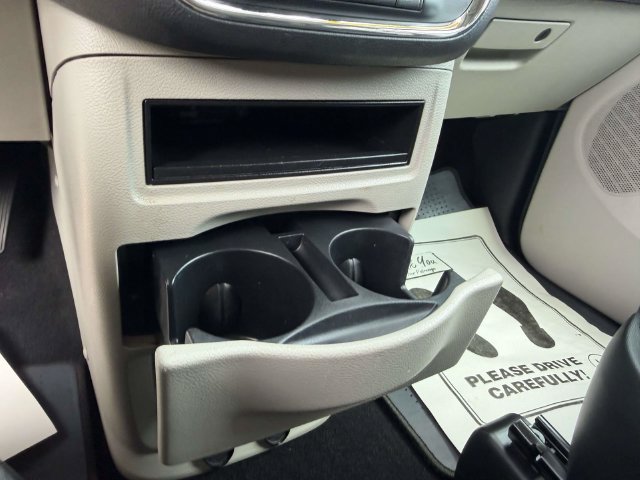 Used 2018 Dodge Grand Caravan SE w/ UConnect Hands-Free Group FWD image 20