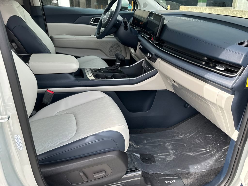 New 2026 Kia Carnival EX image 12