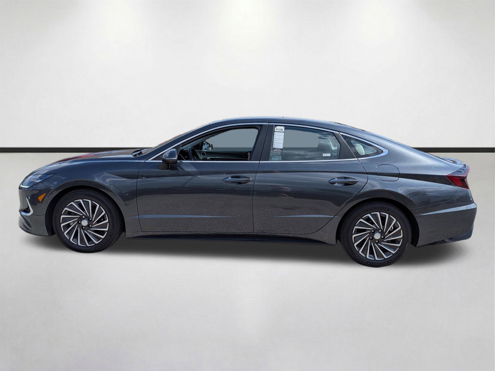 Used 2023 Hyundai Sonata Limited w/ Cargo Package FWD image 7