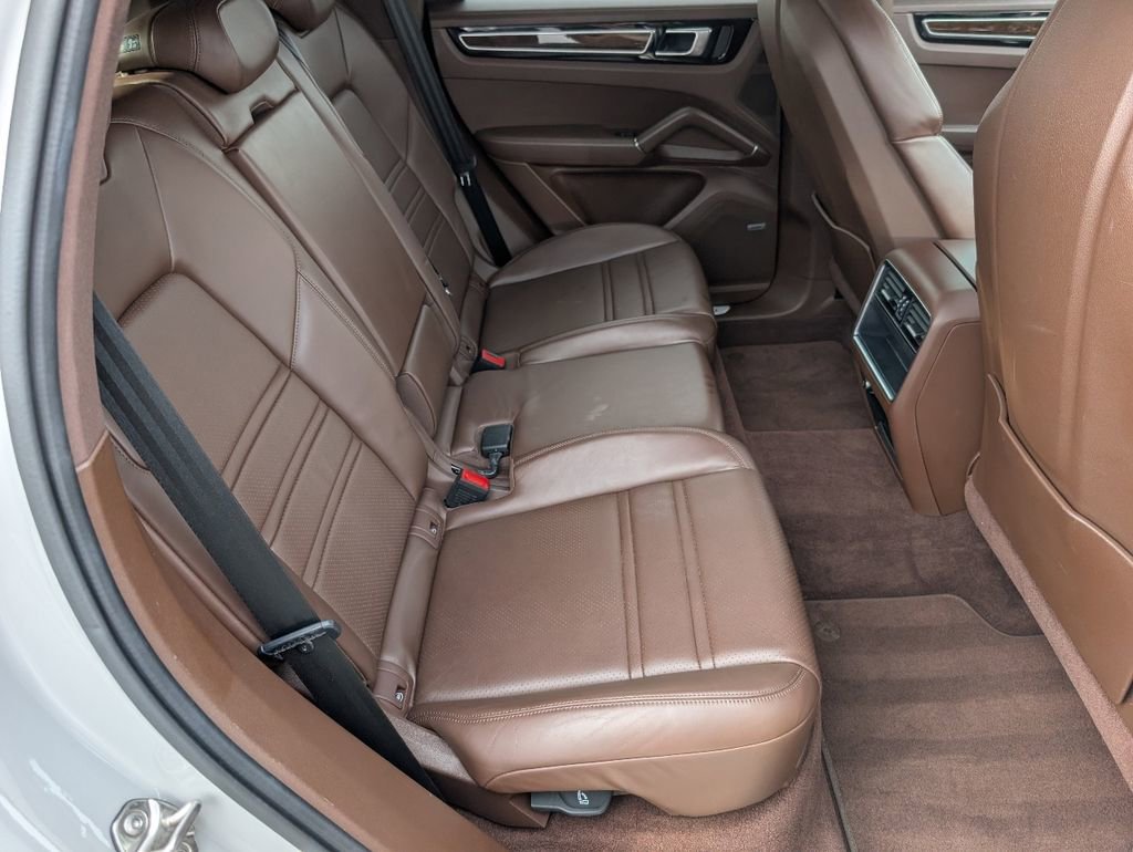 Certified 2022 Porsche Cayenne E-Hybrid image 7