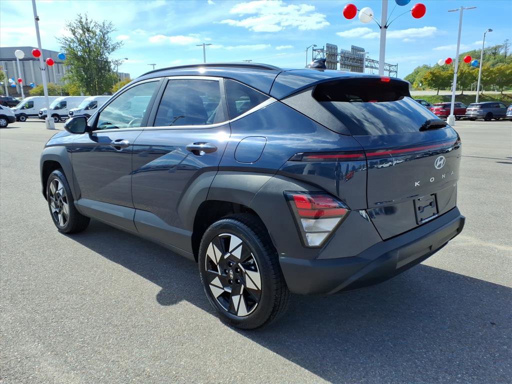 Used 2025 Hyundai Kona SEL image 3