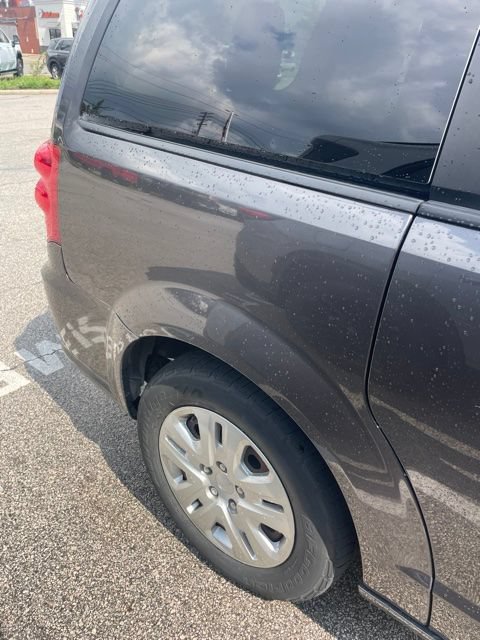 Used 2018 Dodge Grand Caravan SE FWD image 10