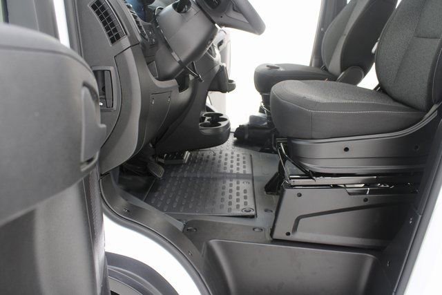 Used 2025 RAM ProMaster 2500 w/ Convenience Group image 14