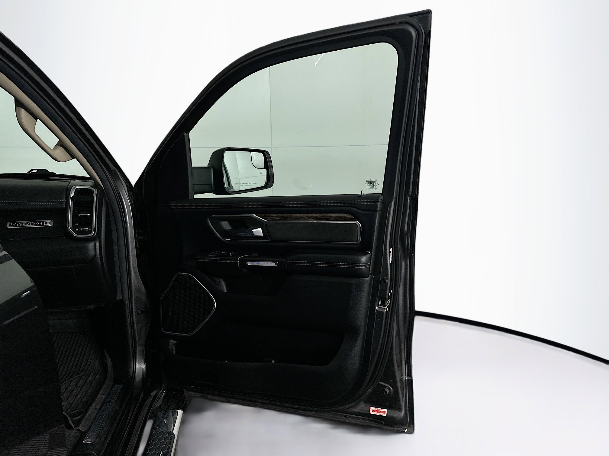 Used 2020 RAM 1500 Laramie image 31