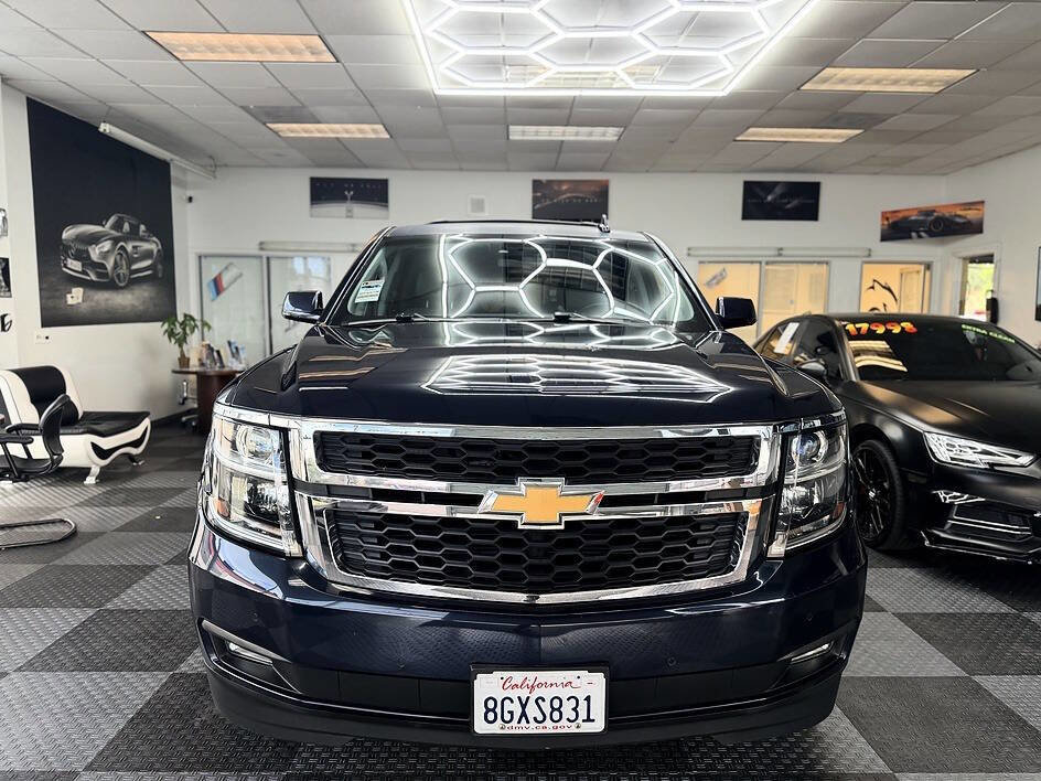 Used 2017 Chevrolet Tahoe LT w/ Luxury Package AWD/4WD image 2