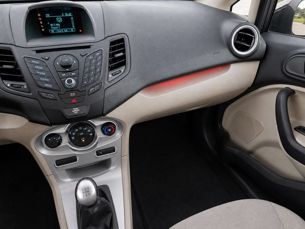 Used 2014 Ford Fiesta SE FWD image 21