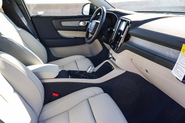 Used 2026 Volvo XC40 B5 Plus w/ Protection Package Premier AWD/4WD image 13