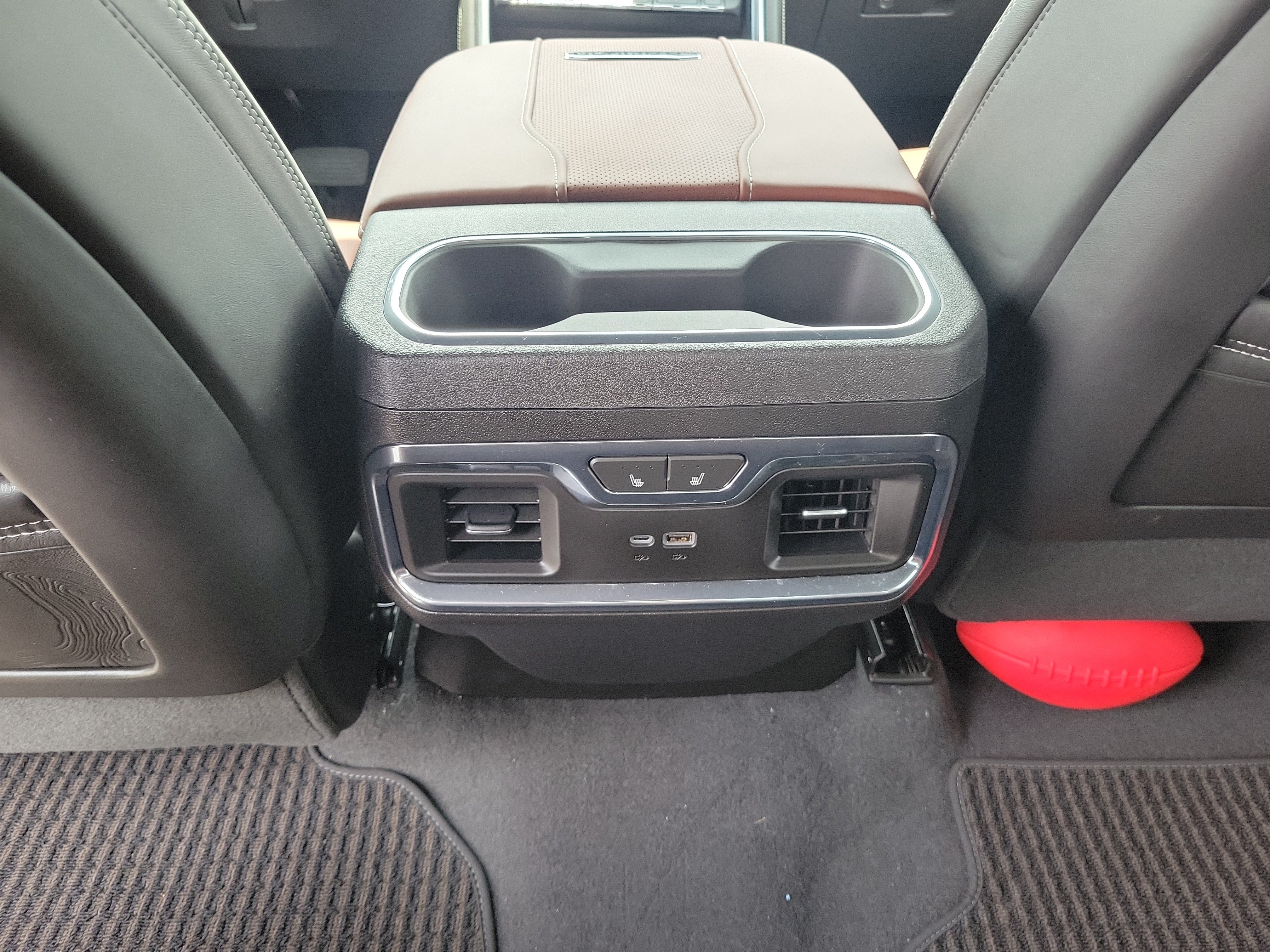 Used 2024 GMC Sierra 2500 Denali Ultimate AWD/4WD image 11
