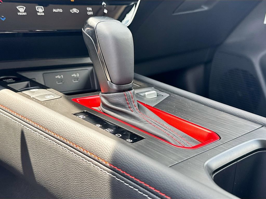 Used 2025 Nissan Kicks SR image 14