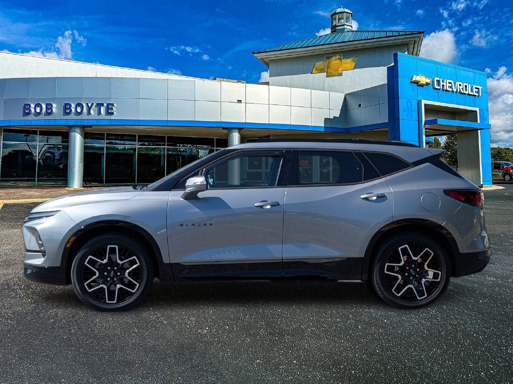 Certified 2023 Chevrolet Blazer RS w/ Driver Confidence II Package FWD image 8
