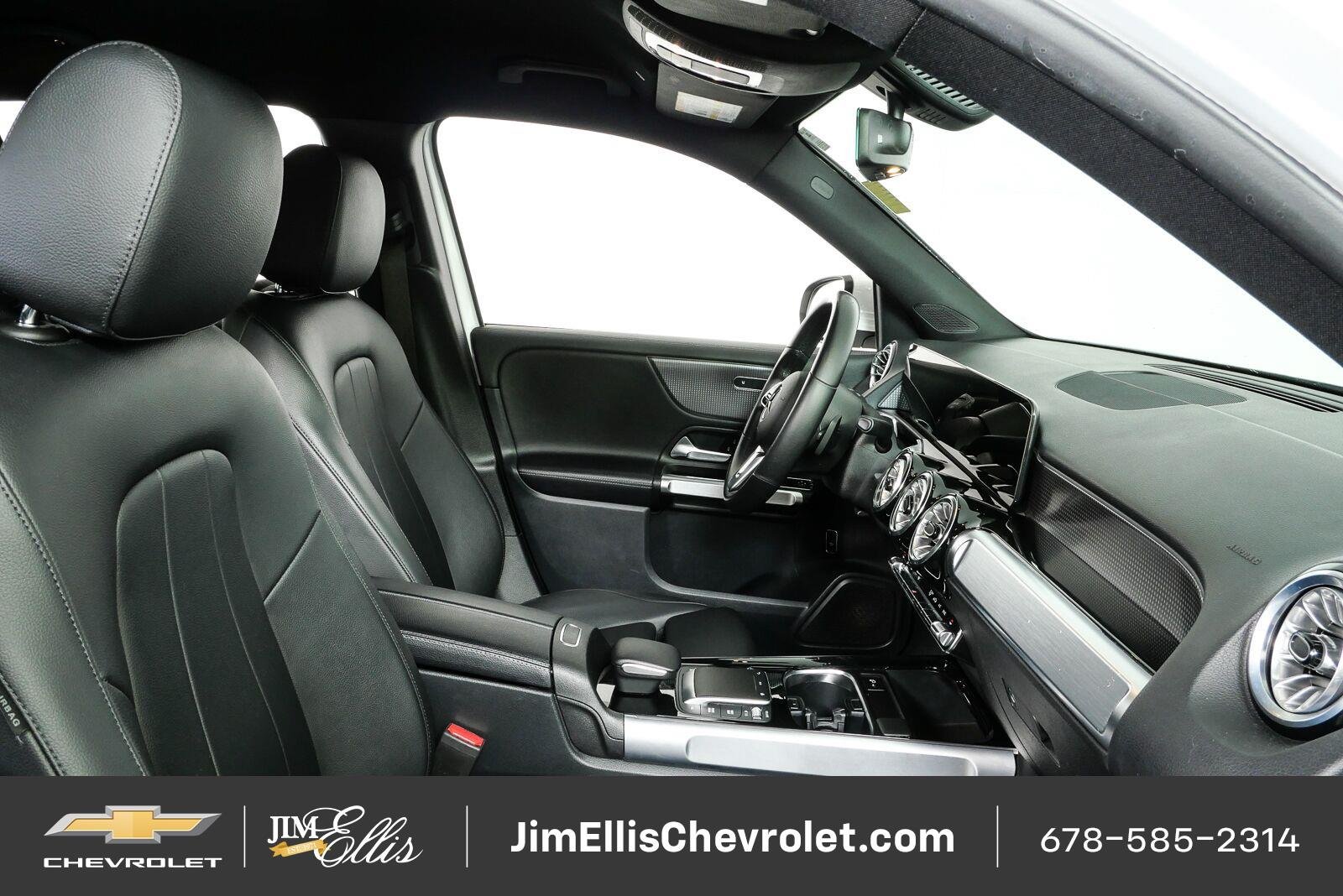 Used 2022 Mercedes-Benz GLB 250 w/ Premium Package Lite image 21