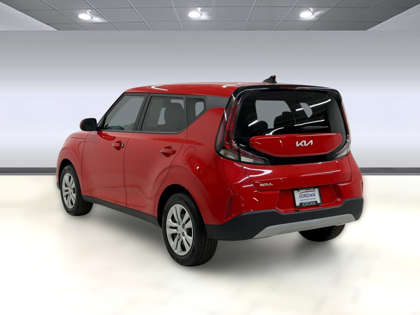Used 2023 Kia Soul LX FWD image 2