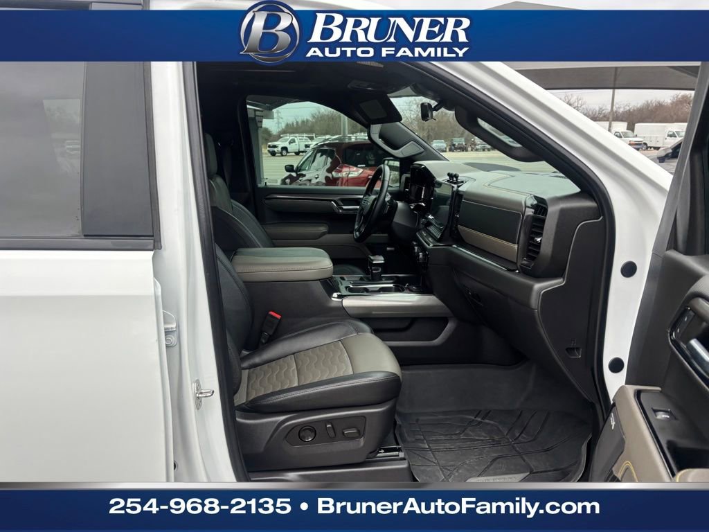 Used 2024 Chevrolet Silverado 1500 ZR2 w/ Technology Package image 16