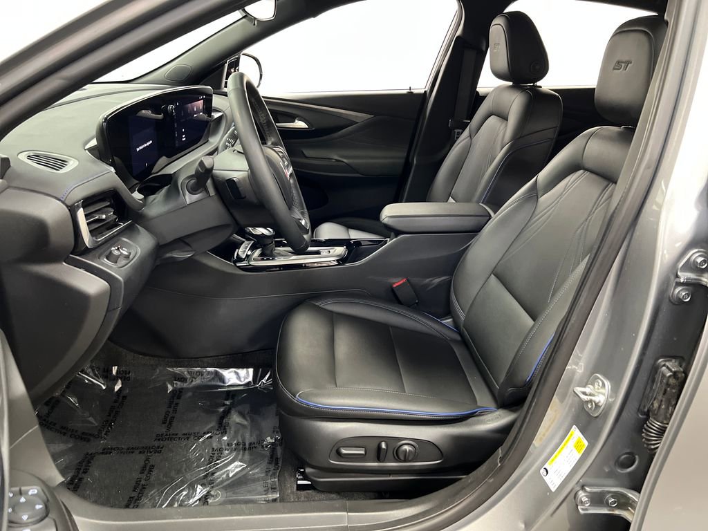 Used 2024 Buick Envista Sport Touring w/ Convenience I Package FWD image 11