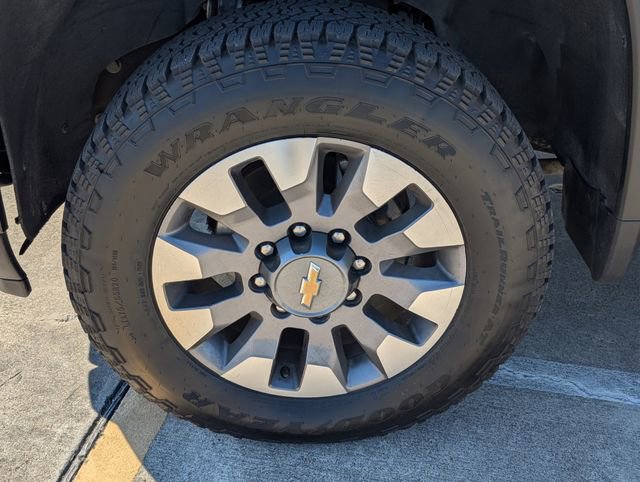 Used 2024 Chevrolet Silverado 2500 Custom w/ Custom Value Package image 9