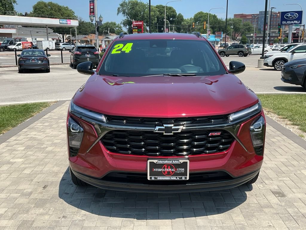 Used 2024 Chevrolet Trax RS w/ Sunroof Package FWD image 9