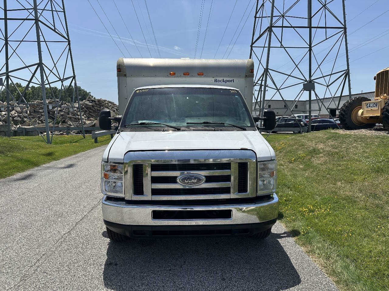 Used 2013 Ford E-450 and Econoline 450 Super Duty RWD image 2