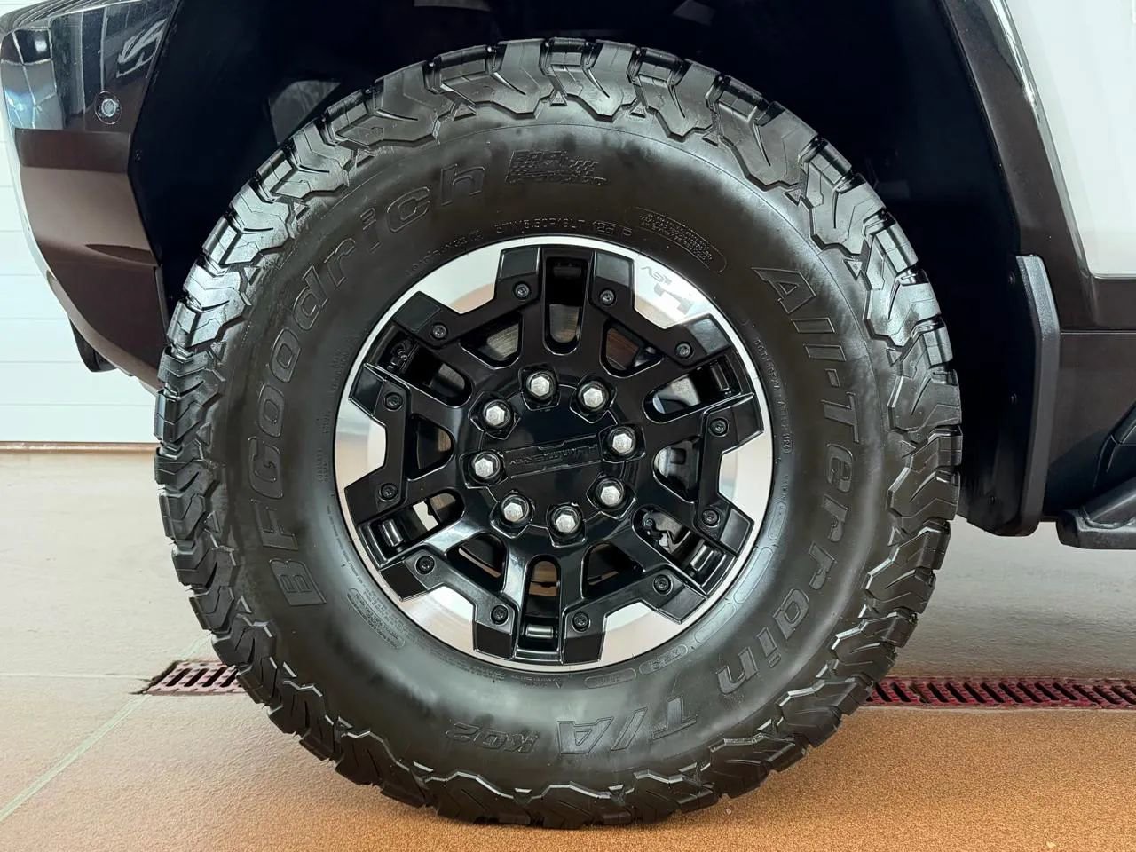 Used 2023 GMC Hummer EV Edition 1 AWD/4WD image 8