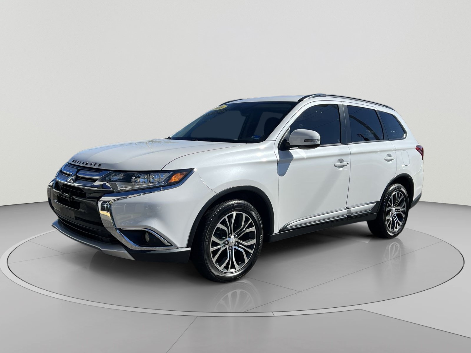 Used 2016 Mitsubishi Outlander SE AWD/4WD image 1