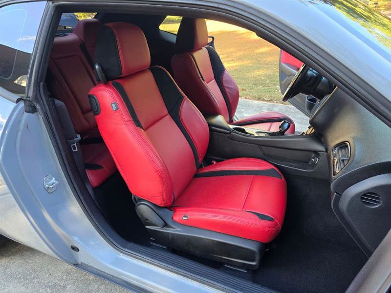 Used 2021 Dodge Challenger SXT image 8