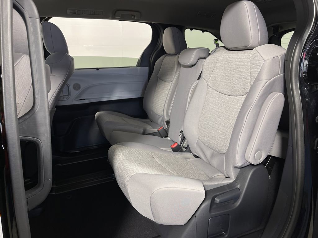 New 2026 Toyota Sienna LE image 13