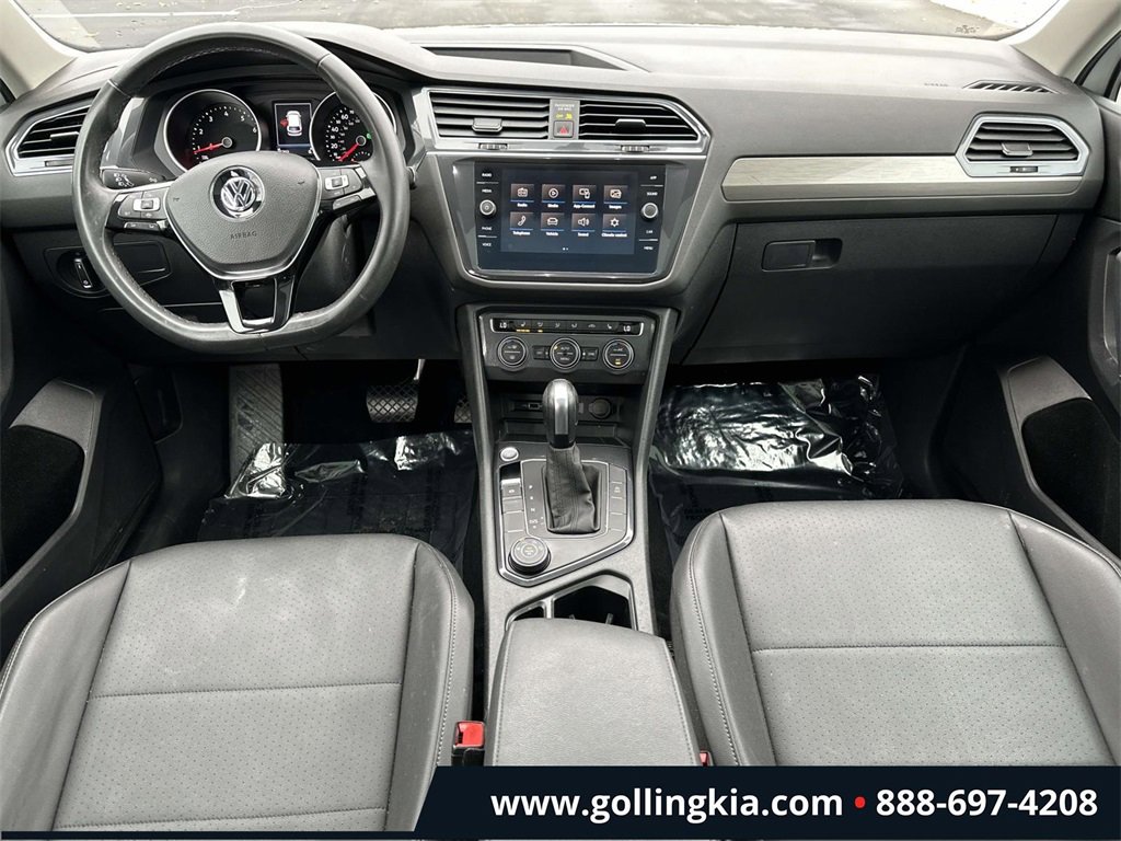 Used 2020 Volkswagen Tiguan SE w/ Panoramic Sunroof Package image 13