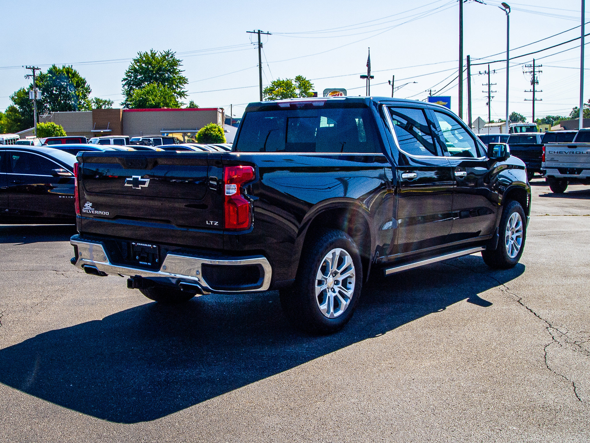 Used 2023 Chevrolet Silverado 1500 LTZ w/ LTZ Premium Package AWD/4WD image 7